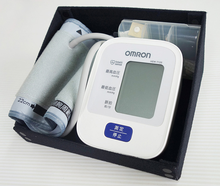 在庫あり/即出荷可】 OMRON HEM-7120 上腕式血圧計 HEM7120